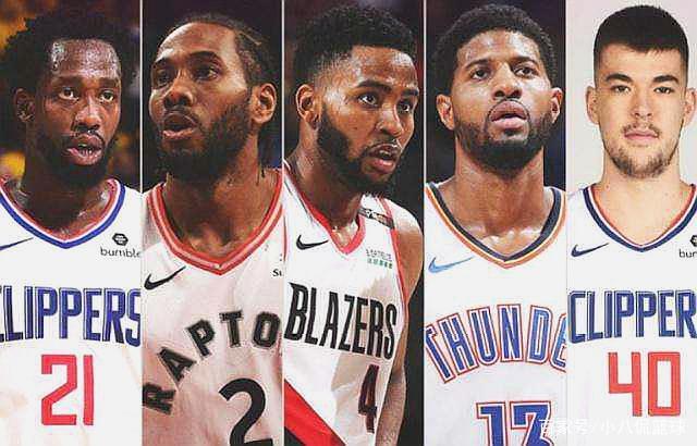 球场沟通更 球场沟通更